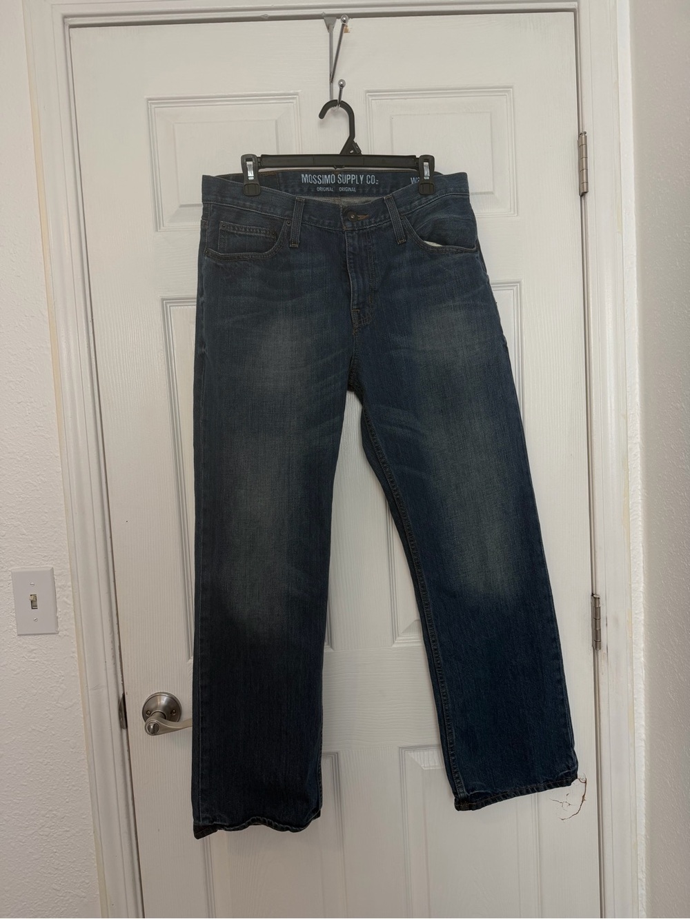 Mossimo Supply Co. Men’s Medium/Dark Blue Relaxed Jeans